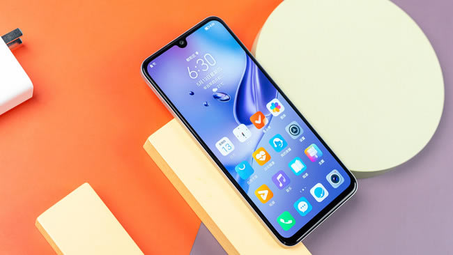 荣耀Play5值得入手吗 荣耀Play5上手体验评测_手机评测_手机学院_本站