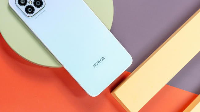 荣耀Play5值得入手吗 荣耀Play5上手体验评测_手机评测_手机学院_本站