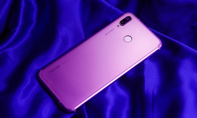 荣耀Play值得买吗 荣耀Play全面详细评测_手机评测_手机学院_本站