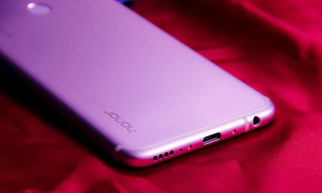 荣耀Play值得买吗 荣耀Play全面详细评测_手机评测_手机学院_本站