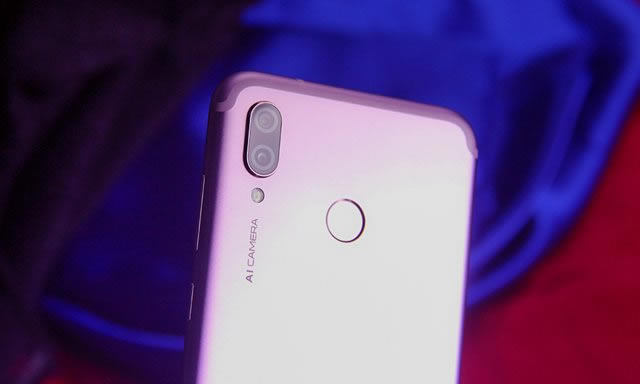 荣耀Play值得买吗 荣耀Play全面详细评测_手机评测_手机学院_本站