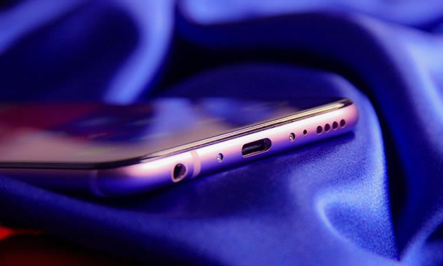 荣耀Play值得买吗 荣耀Play全面详细评测_手机评测_手机学院_本站