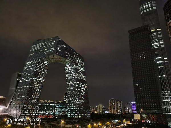 荣耀X10和小米10青春版哪个值得入手?荣耀X10对比小米10青春版评测_手机评测_手机学院_本站