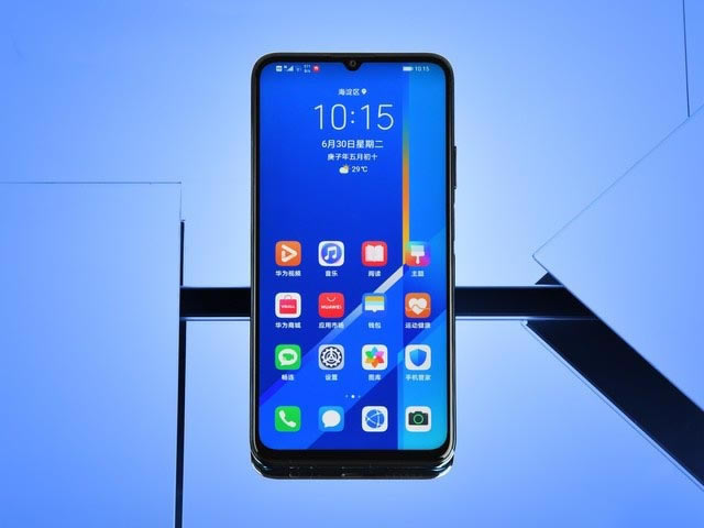 充满5000mAh只需1小时 荣耀X10 Max充电速度实测