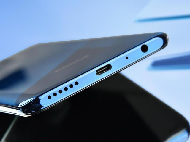 充满5000mAh只需1小时 荣耀X10 Max充电速度实测