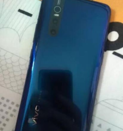 荣耀20和vivo x27哪个好 荣耀20和vivo x27区别对比_手机评测_手机学院_本站