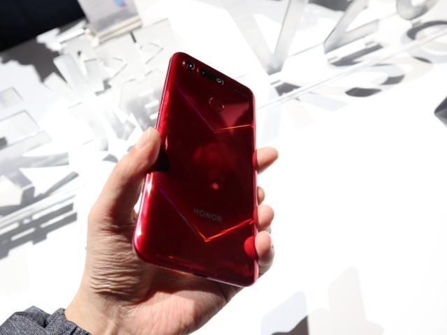 ��ҫ20i����ҫV20�Ŀ�� ��ҫ20i����ҫV20����Ա�_�ֻ�����_�ֻ�ѧԺ_��վ