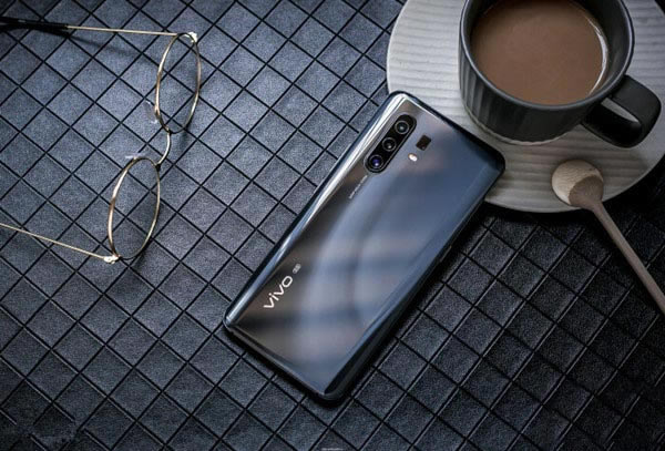 荣耀v30pro和vivox30pro区别对比 外观/性能/拍照/续航全面比对分析_手机评测_手机学院_本站