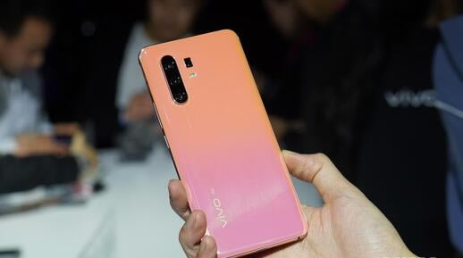 ��ҫv30pro��vivox30pro�ĸ��� ��ҫv30pro��vivox30pro����Ա�_�ֻ�����_�ֻ�ѧԺ_��վ