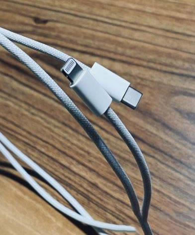 iPhone13充电器是多少W iphone13充电器接口和以前的一样吗_苹果手机_手机学院_本站