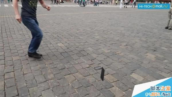 “iPhone 6”跌落测试:老外真会玩