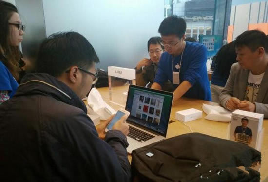 国行iPhone6上市 土豪金版64GB iPhone6 Plus是最爱