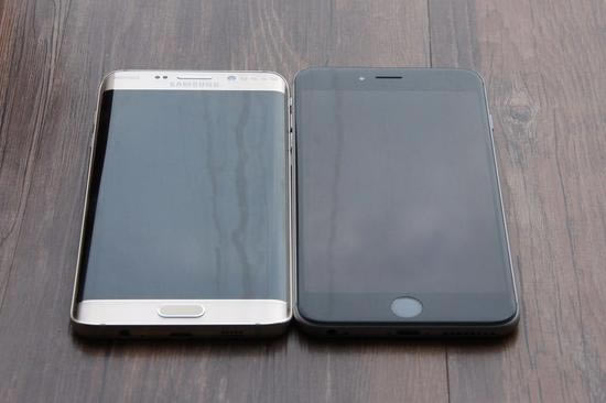 ����S6 edge+��ƻ��iPhone 6 Plus�ĸ��ã�S6 edge+��iPhone 6 Plus��ϸ�Ա�����_�ֻ�����_�ֻ�ѧԺ_��վ