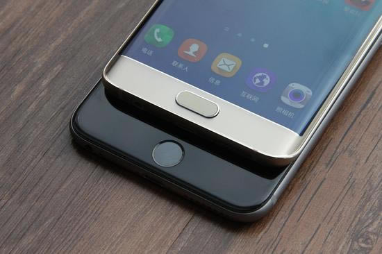 ����S6 edge+��ƻ��iPhone 6 Plus�ĸ��ã�S6 edge+��iPhone 6 Plus��ϸ�Ա�����_�ֻ�����_�ֻ�ѧԺ_��վ