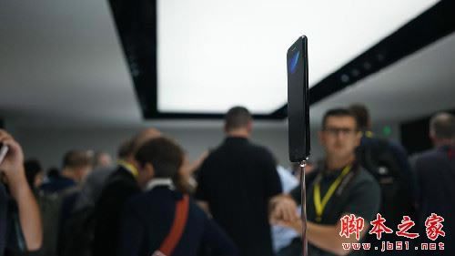 iPhone7亮黑色好看吗?iPhone7亮黑色上手体验评测_苹果手机_手机学院_本站
