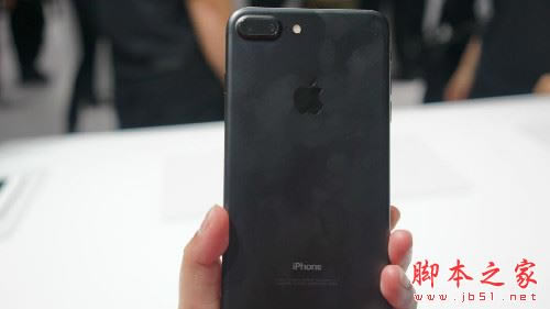iPhone7亮黑色好看吗?iPhone7亮黑色上手体验评测_苹果手机_手机学院_本站