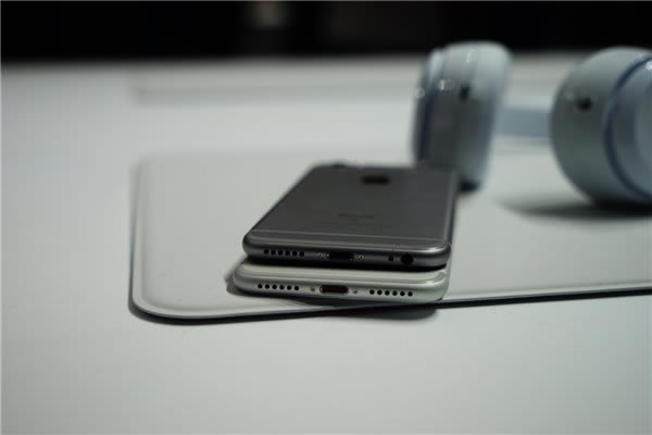 苹果iPhone7真机体验一个小时 谈谈使用真实感受_苹果手机_手机学院_本站