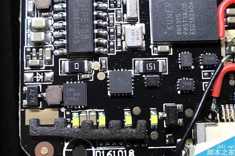型号ME7086A的酷能量iPhone 7背夹电池拆解图赏_手机知识_手机学院_本站
