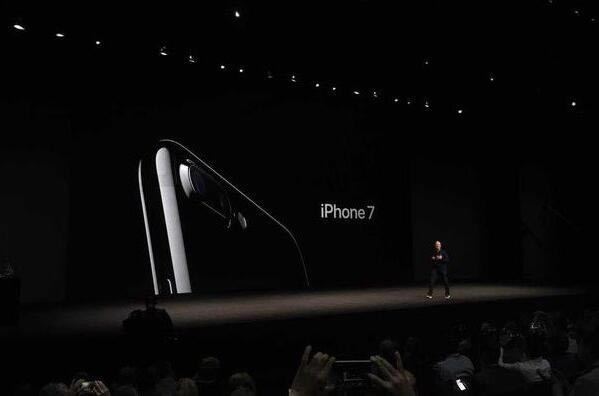 苹果不再提供iPhone7首个周末销量 更自信还是心虚?_手机资讯_手机学院_本站