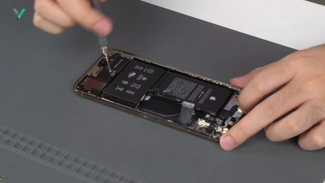 iPhone XS Max内部做工怎么样?苹果XS MAX拆解图解评测