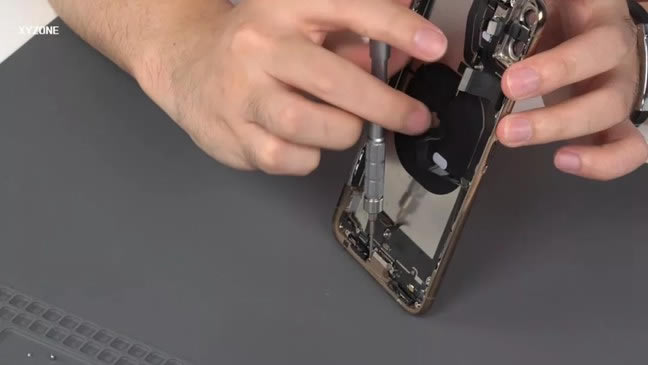 iPhone XS Max内部做工怎么样?苹果XS MAX拆解图解评测