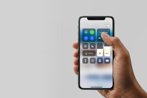 iphone XR怎么打开控制中心?iphone XR打开控制中心教程