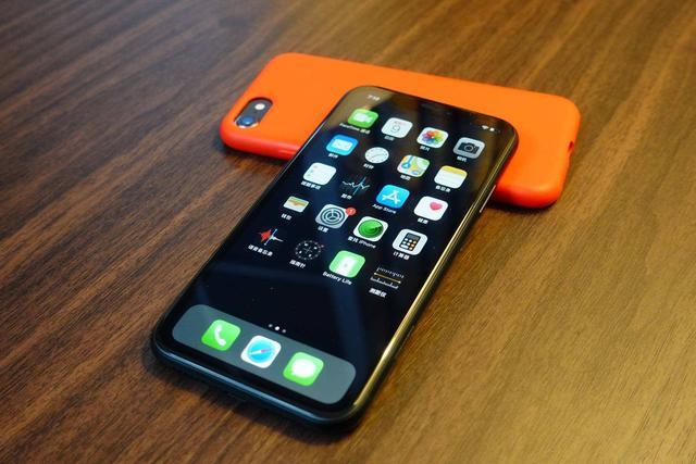 新款iPhoneSE和iPhoneXR哪款好 新款iPhoneSE和iPhoneXR区别对比_手机评测_手机学院_本站