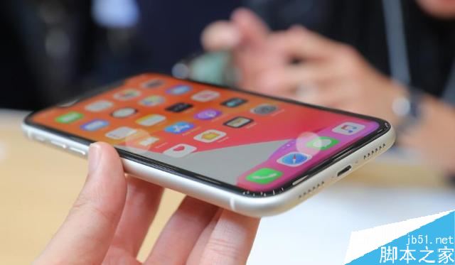 iPhone11和iPhone XR哪个好?iPhone XR和iPhone11配置拍照外观续航对比评测