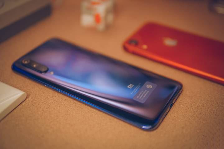 小米9和iPhone XR哪个值得买 小米9和iPhone XR手机区别对比_手机评测_手机学院_本站
