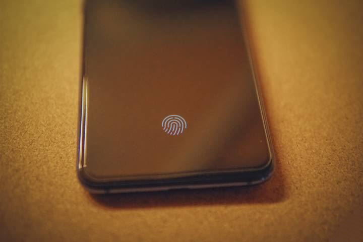 小米9和iPhone XR哪个值得买 小米9和iPhone XR手机区别对比_手机评测_手机学院_本站