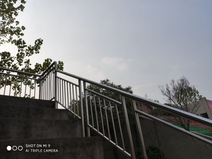 小米9和iPhone XR哪个值得买 小米9和iPhone XR手机区别对比_手机评测_手机学院_本站