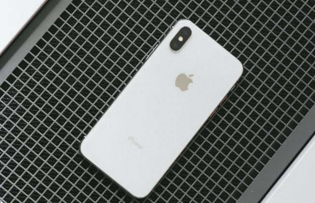 三星Note10+和iPhoneXsMax哪款好?note10+对比iphoneXSMAX全面测评_手机评测_手机学院_本站