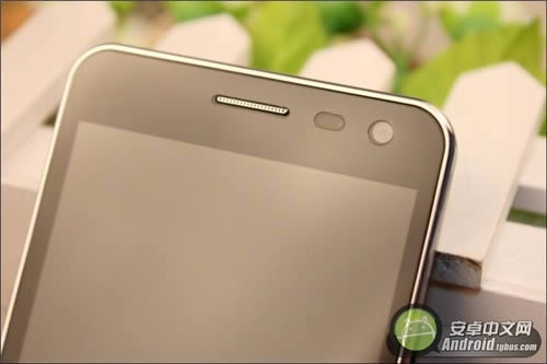 PPI�ߴ�441�ġ��Ե�����Ļ ���N003�ֻ�����