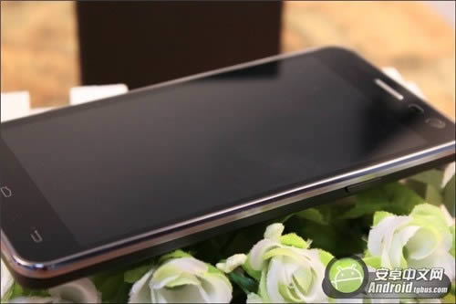 PPI�ߴ�441�ġ��Ե�����Ļ ���N003�ֻ�����