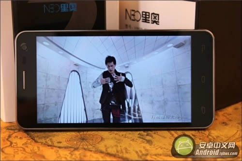 PPI�ߴ�441�ġ��Ե�����Ļ ���N003�ֻ�����