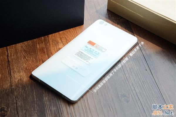 新版小米Note开箱图赏:全网通/更纯净