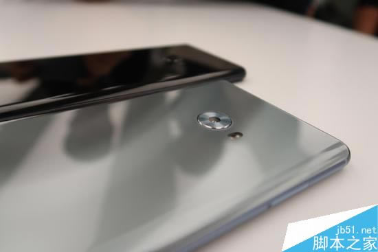 你更喜欢哪一款?小米Note 2亮黑和冰川银双色高清图赏_安卓手机_手机学院_本站