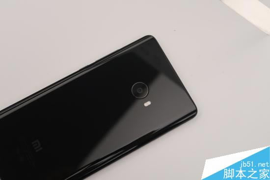 你更喜欢哪一款?小米Note 2亮黑和冰川银双色高清图赏_安卓手机_手机学院_本站