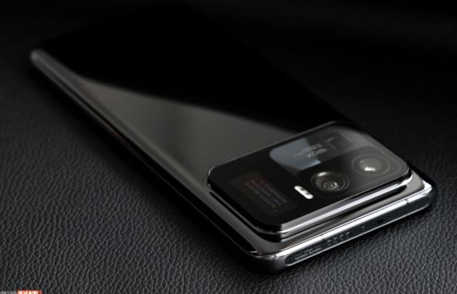 小米11ultra对比iPhone12哪个好?_手机评测_手机学院_本站