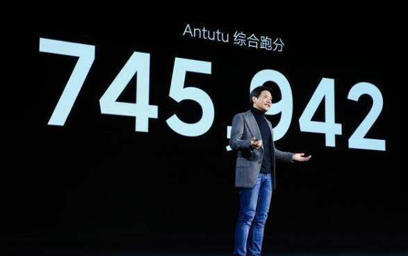 小米11和苹果12promax有什么不同 小米11和苹果12promax区别对比_手机评测_手机学院_本站