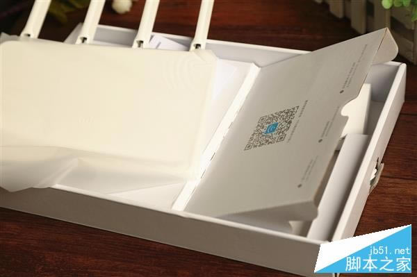 149元!小米路由器3开箱图赏:比iPhone 6还薄