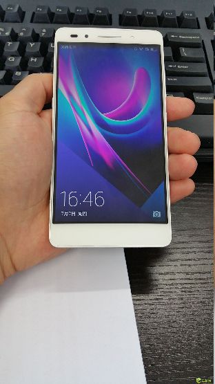 华为P8、荣耀7和小米4哪个更值得买?华为P8、荣耀7和小米4区别对比评测_手机资讯_手机学院_本站