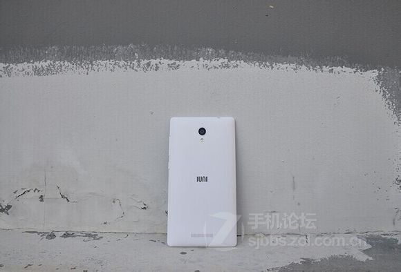 点击查看大图 完爆小米4!国产双卡4G旗舰IUNI U3真机上手体验/图_手机评测_手机学院_本站