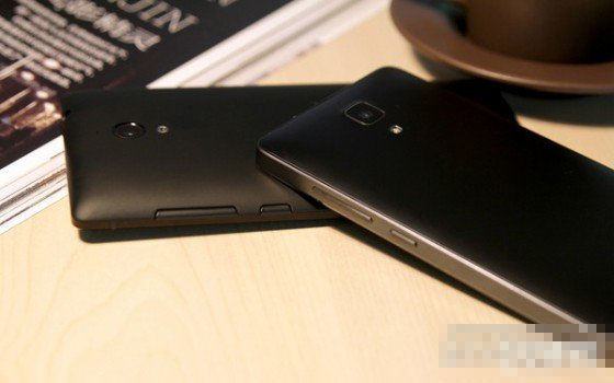 IUNI U3对比小米4