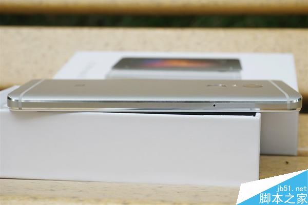 红米Note 4金色、银色图赏:漂亮金属机!