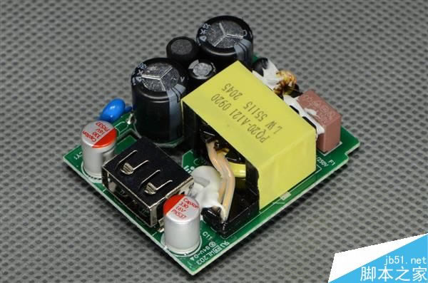 小米5标配充电器拆解测试:做工扎实