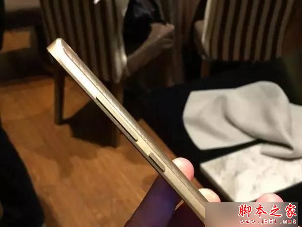 小米5金色和紫色哪个好看?小米5手机紫色版和金色版真机对比_安卓手机_手机学院_本站