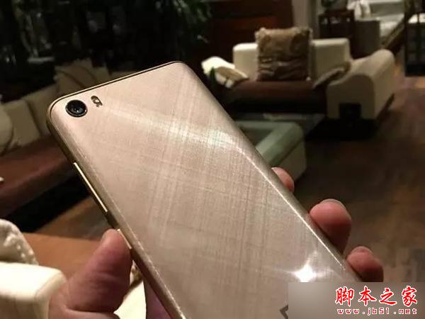 小米5金色和紫色哪个好看?小米5手机紫色版和金色版真机对比_安卓手机_手机学院_本站