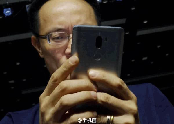 小米5S和小米5S Plus哪个好?小米5S和5S Plus真机对比图_手机评测_手机学院_本站