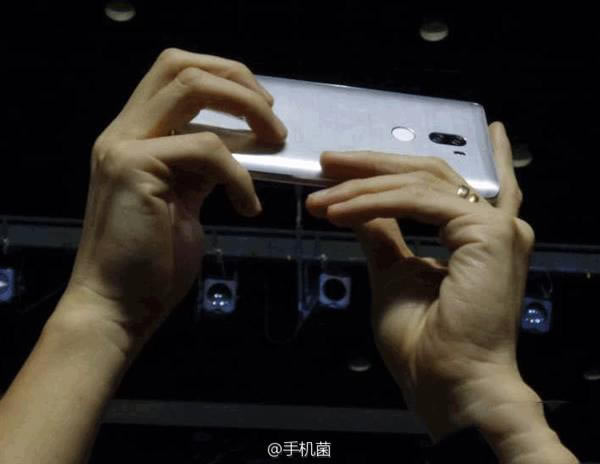 小米5S和小米5S Plus哪个好?小米5S和5S Plus真机对比图_手机评测_手机学院_本站